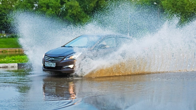 نکاتی مفید درباره رانندگی در آب و هوای بارانی و سیل