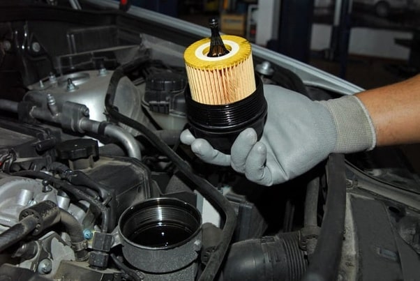 How to change the car air filter
