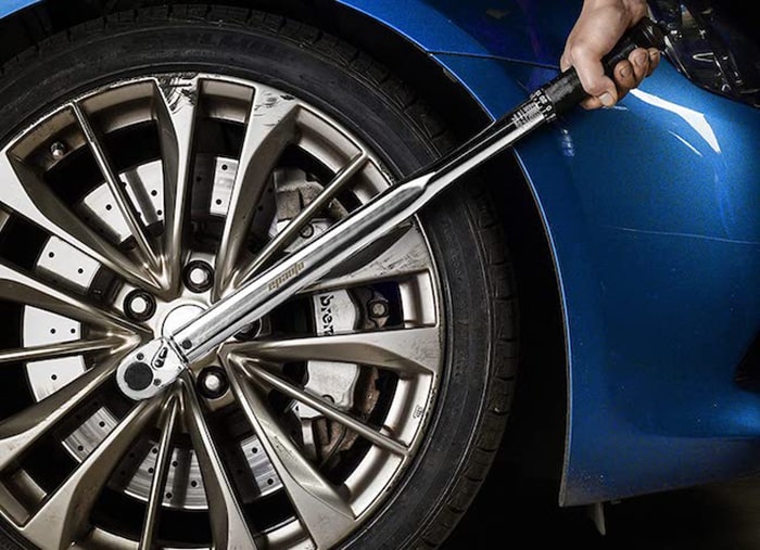 13 ابزار ضروری برای تعمیر و نگهداری خودرو که خودتان می توانید انجام دهید