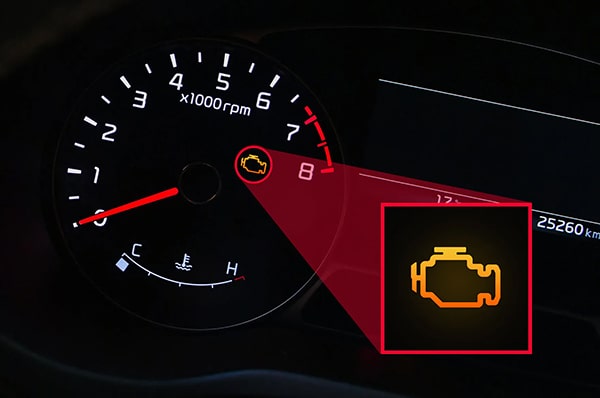آیا رانندگی با چراغ چک روشن موتور کار امنی است؟