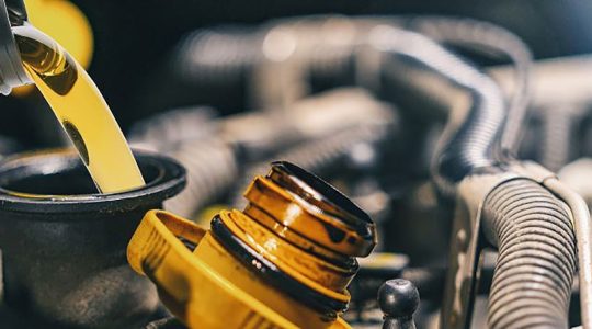 آیا موتور ماشین نیاز به اضافه کردن روغن دارد؟